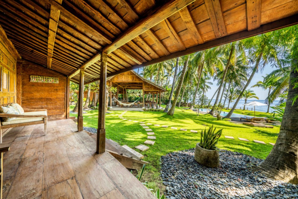 Java karangasem spacious villa wooden land antique property