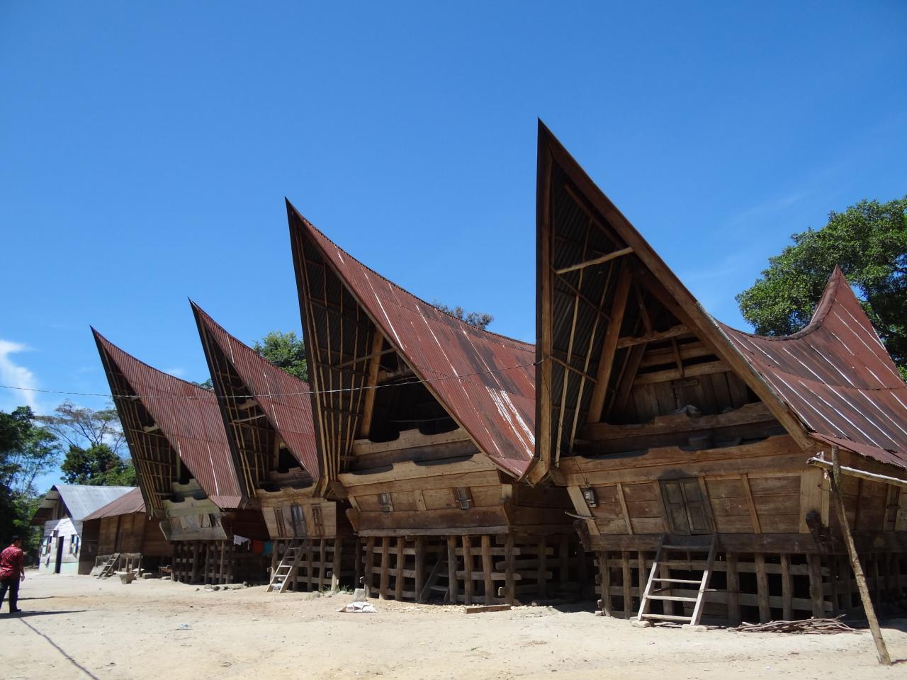 Kontraktor Pembuatan Rumah  Kayu Kabupaten Toba Samosir TERMURAH