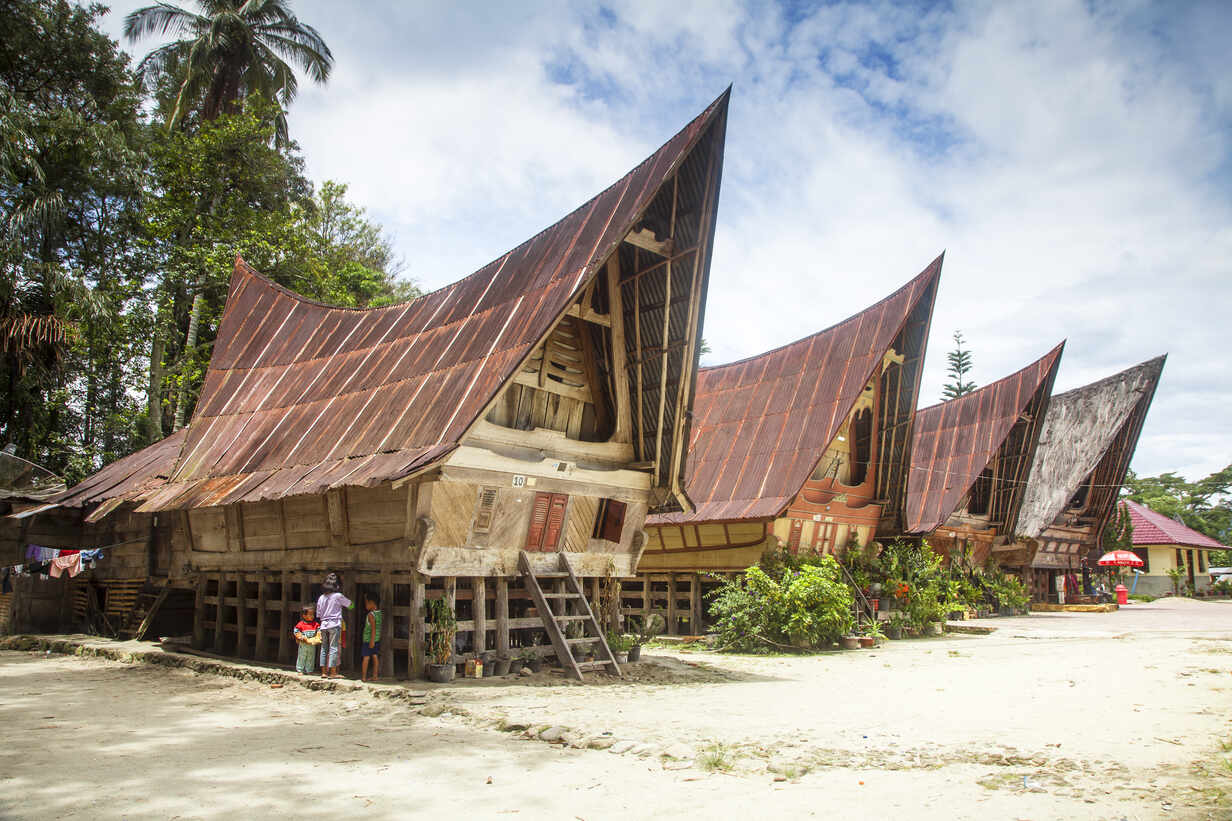Kontraktor Pembuatan Rumah  Kayu Kabupaten Samosir TERMURAH